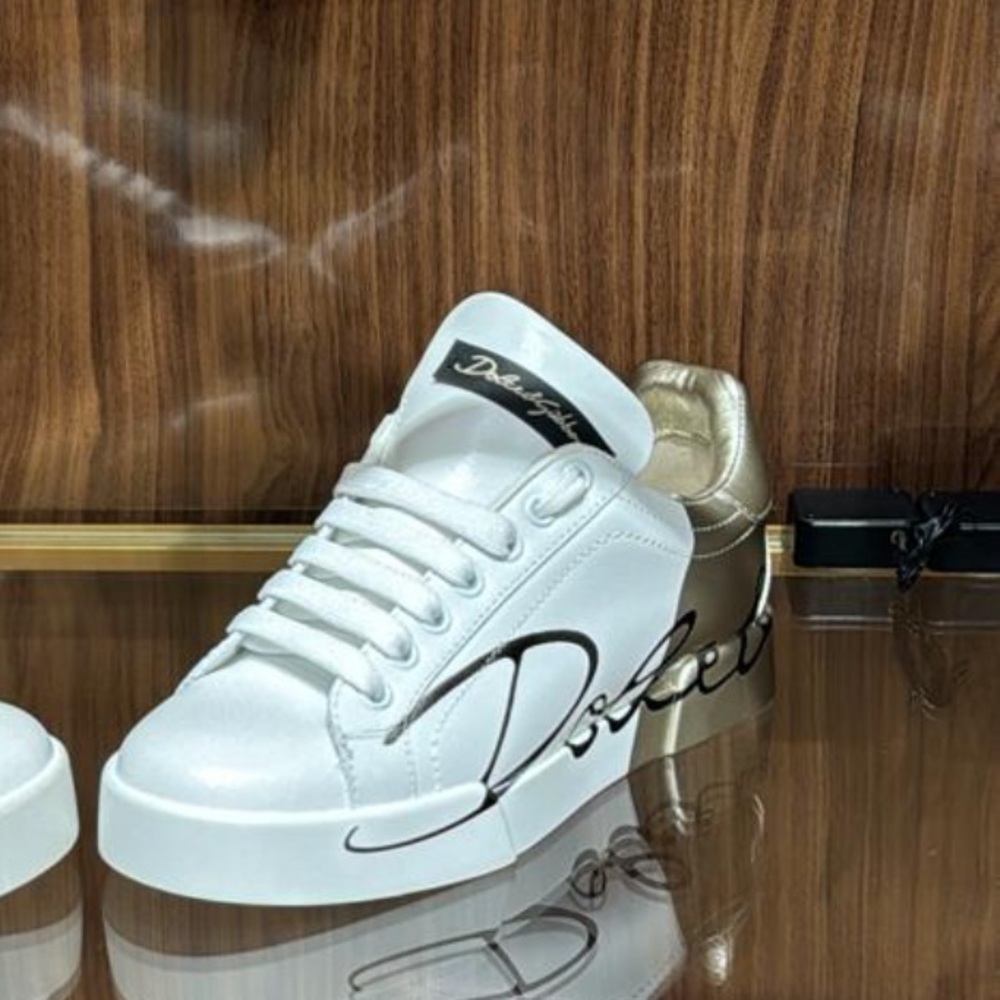 Dolce & Gabbana sneakers size 36 size 6 US. White and gold.